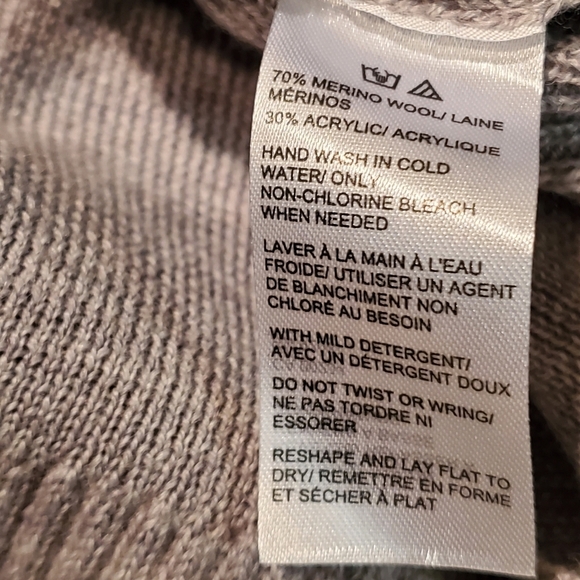 Saks Fifth Avenue Gray Turtleneck Sweater. Size L - Picture 6 of 7